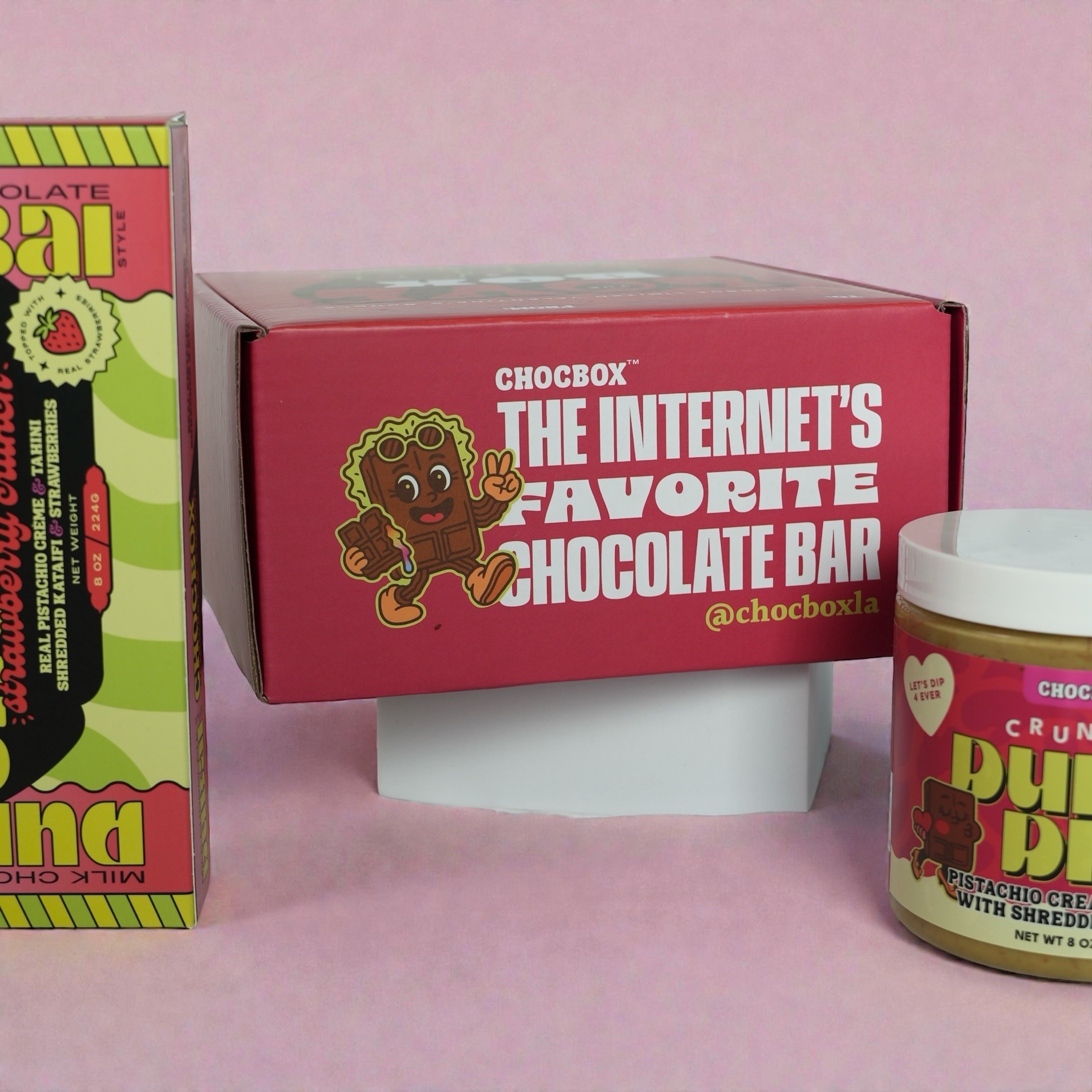 Chocbox Strawberry Crunch bar and Love Box bundle with Dubai Dip, view 18