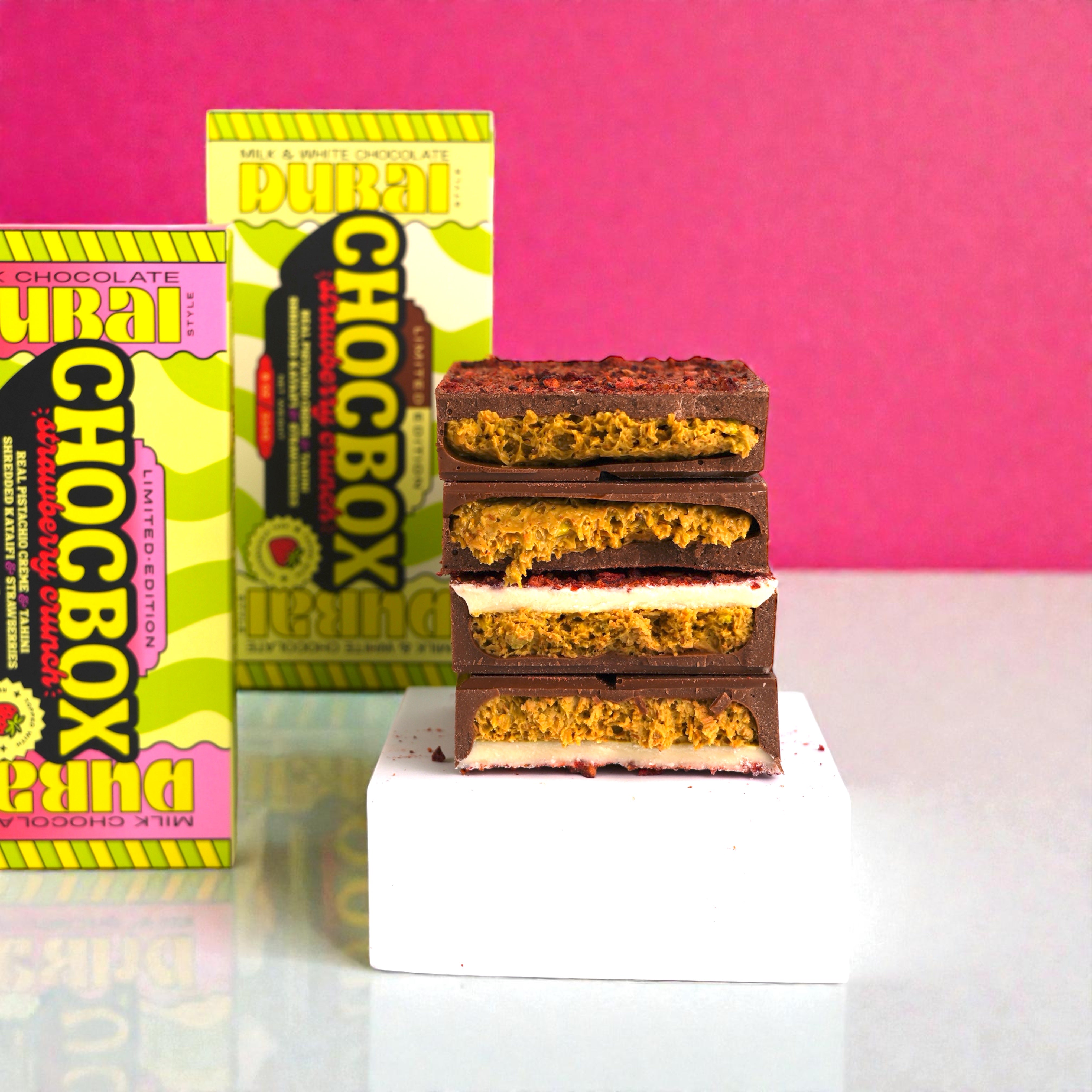 Chocbox Strawberry Crunch bar and Love Box bundle with Dubai Dip, view 9