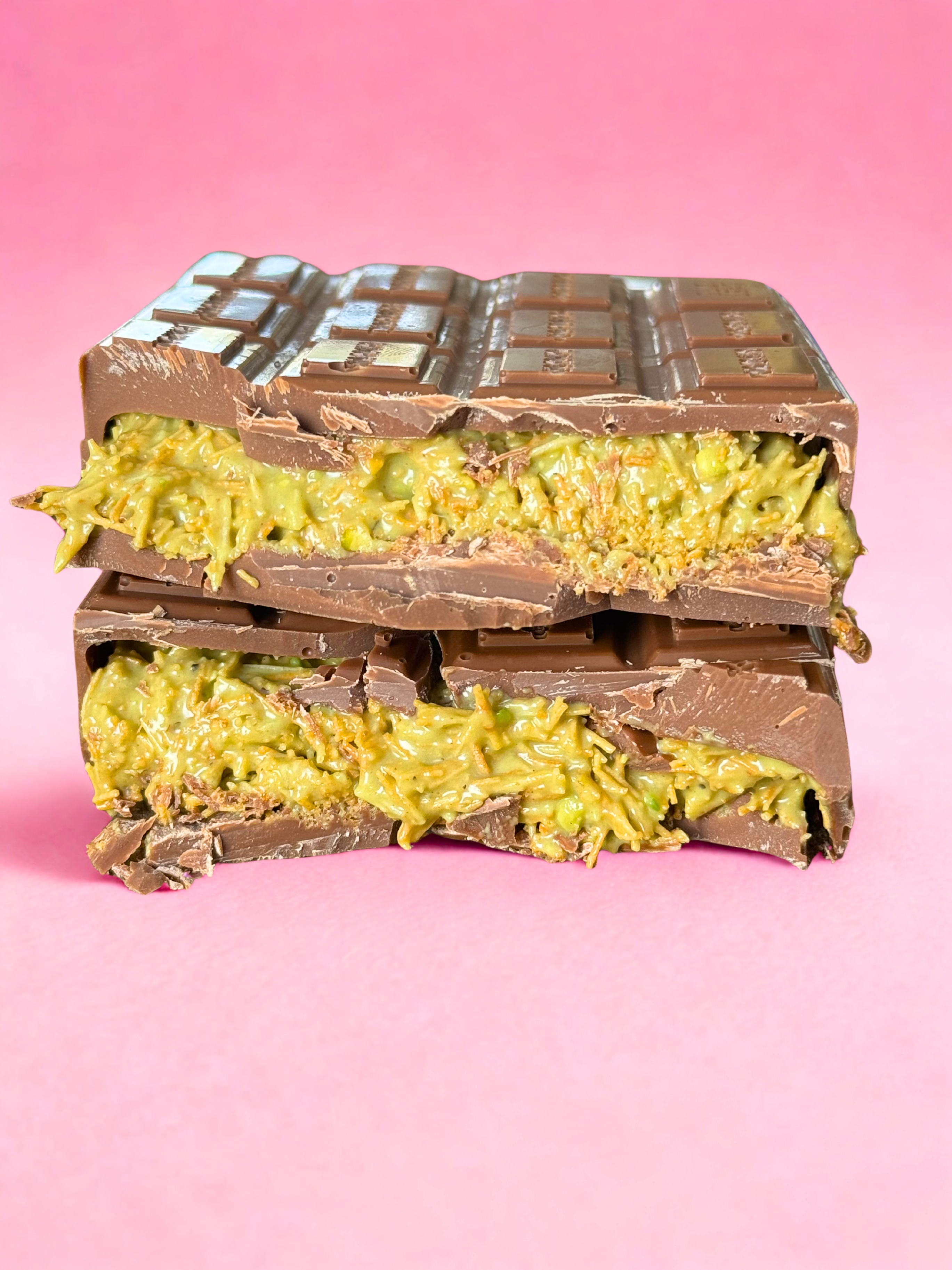 Pistachio Knafeh Stuffed Chocolate Kit With Reusable Chocolate Bar Pistachio Knafeh Stuffed Chocolate Kit With Reusable Chocolate Bar