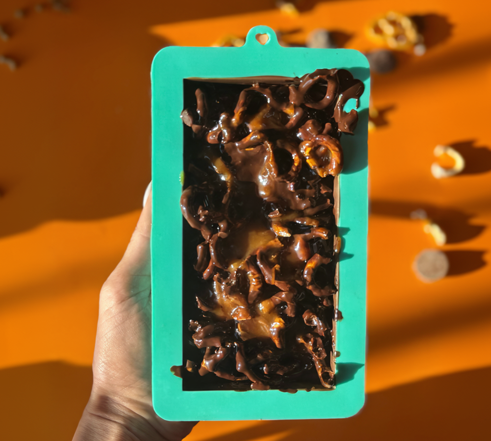 Twisted Caramel stuffed chocolate bar kit by Chocbox